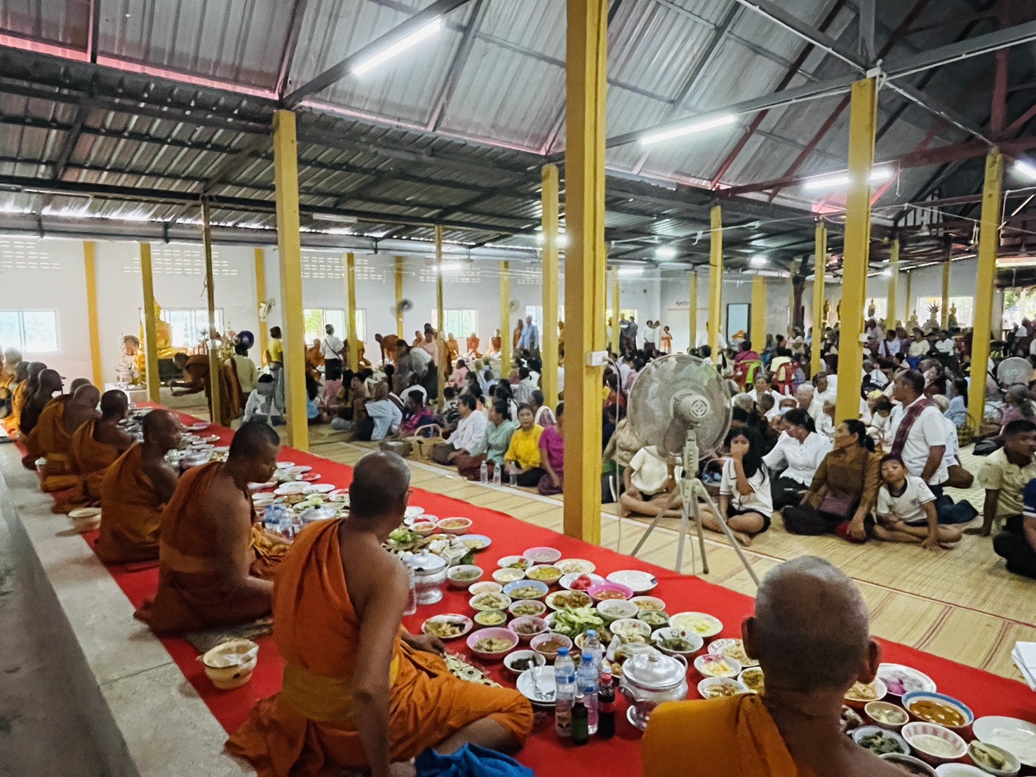 กิจกรรมทำบุญถวายภัตตาหารเพลสัญจร สำนักสงฆ์บ้านหนองไผ่ ตำบลหลักเขต อำเภอเมืองบุรีรัมย์ จังหวัดบุรีรัมย์