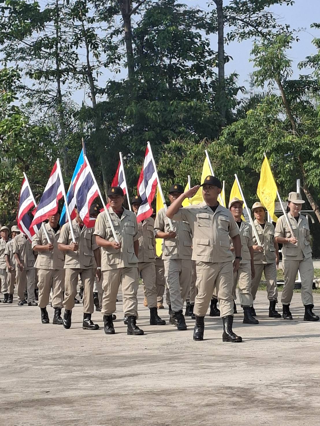 วันจันทร์ที่ 23 มีนาคม  2569 นำโดย นายจิรศักดิ์  วิชัย นายกเทศมนตรีตำบลเก่ากลอย พร้อมด้วยคณะผู้บริหาร สมาชิกสภาเทศบาล ฝ่ายปกครองตำบลเก่ากลอย ปลัดเทศบาล รองปลัดเทศบาล หัวหน้าส่วนราชการ อปพร.ตำบลเก่ากลอย ร่วมโครงการอาสาสมัครร่วมใจป้องกันภัยฝ่ายพลเรือน ประจำ