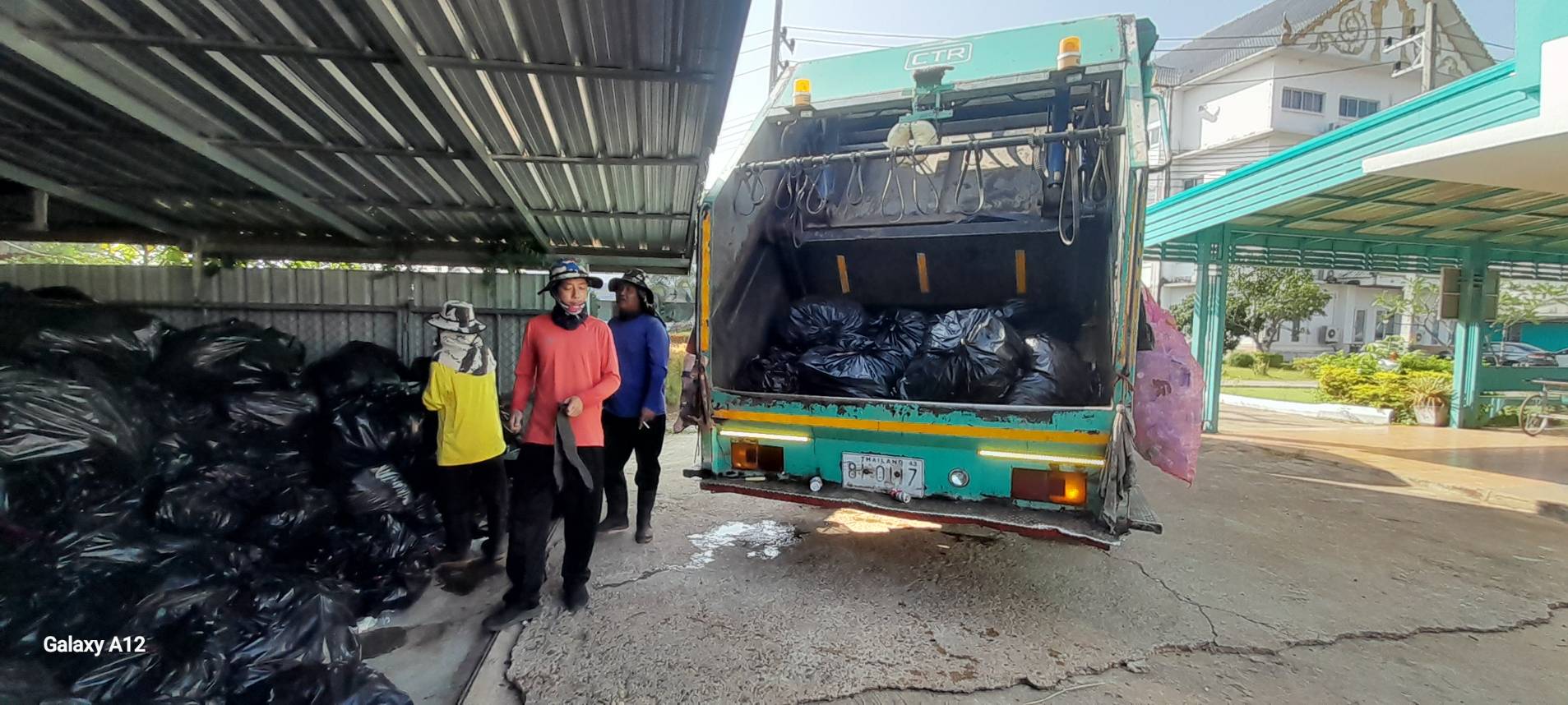 ประชาสัมพันธ์ เก็บขยะมูลฝอย / วันหยุดราชการ